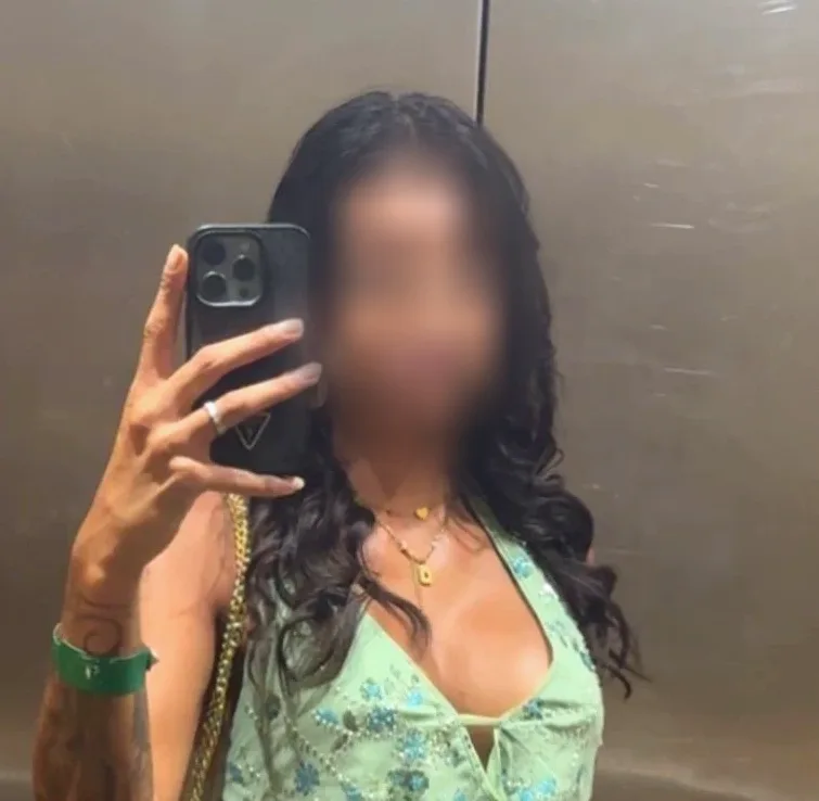 Amber, 23
