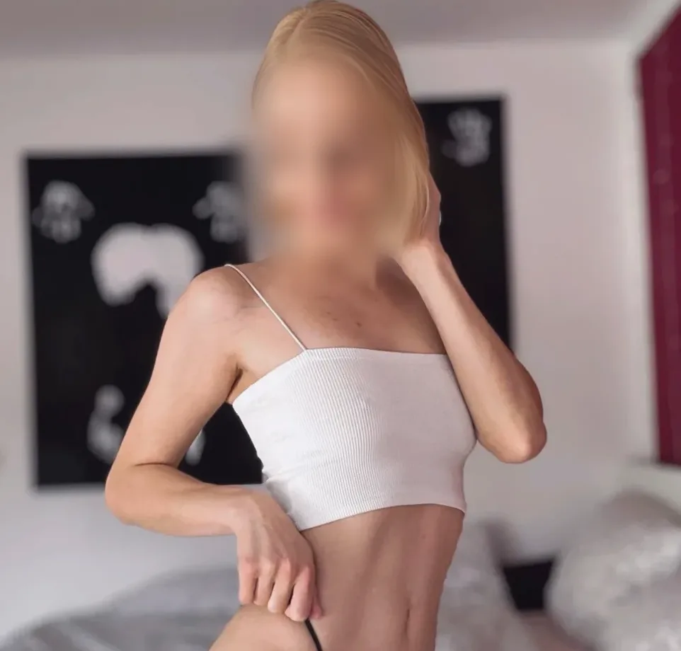Amelia, 30