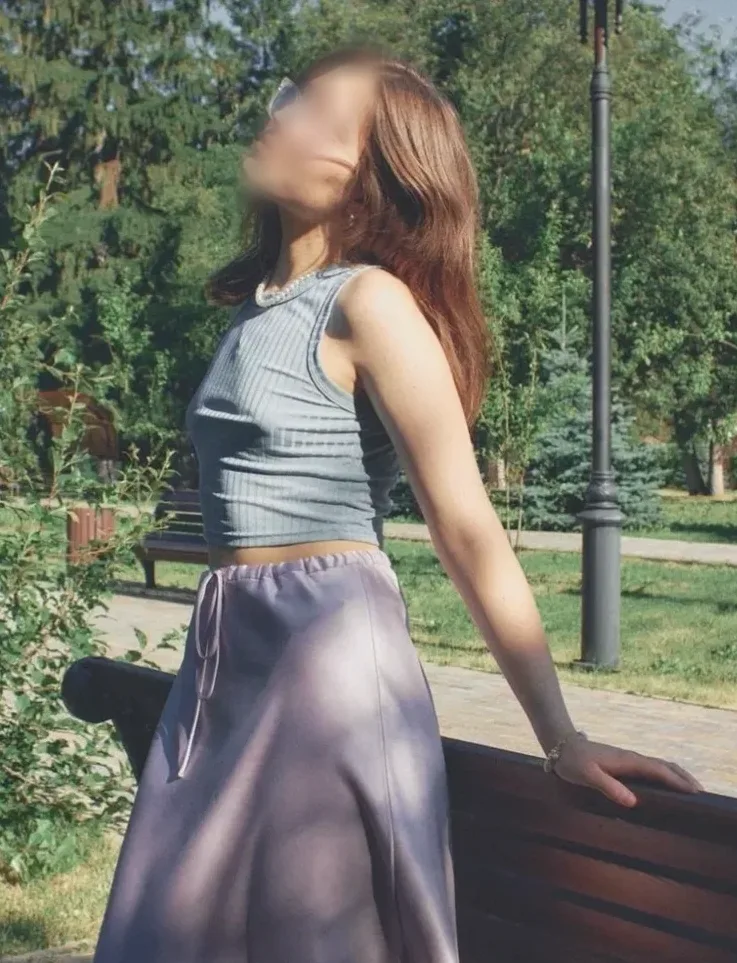 Ellie, 21