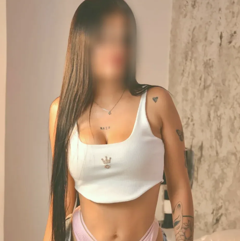 Nadia, 23