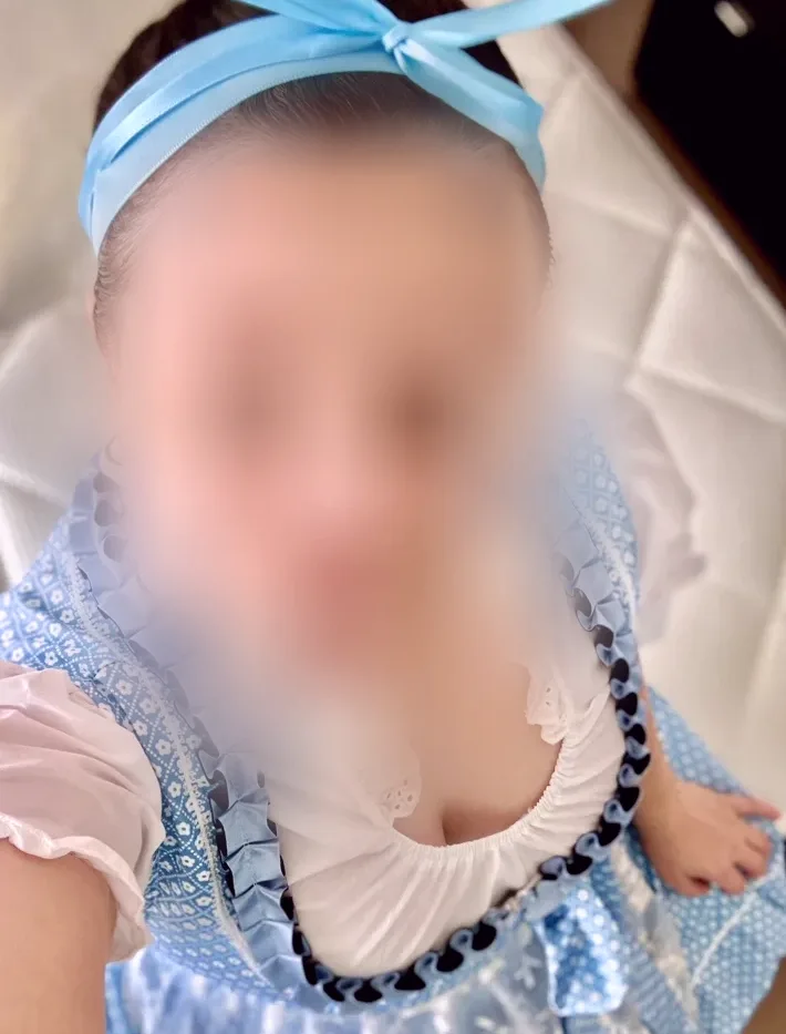 Nour, 33